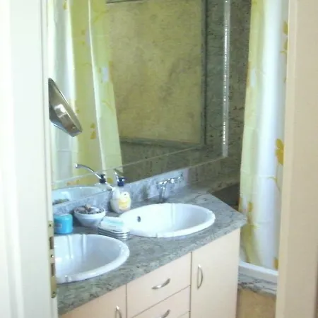 וילה Vavel *